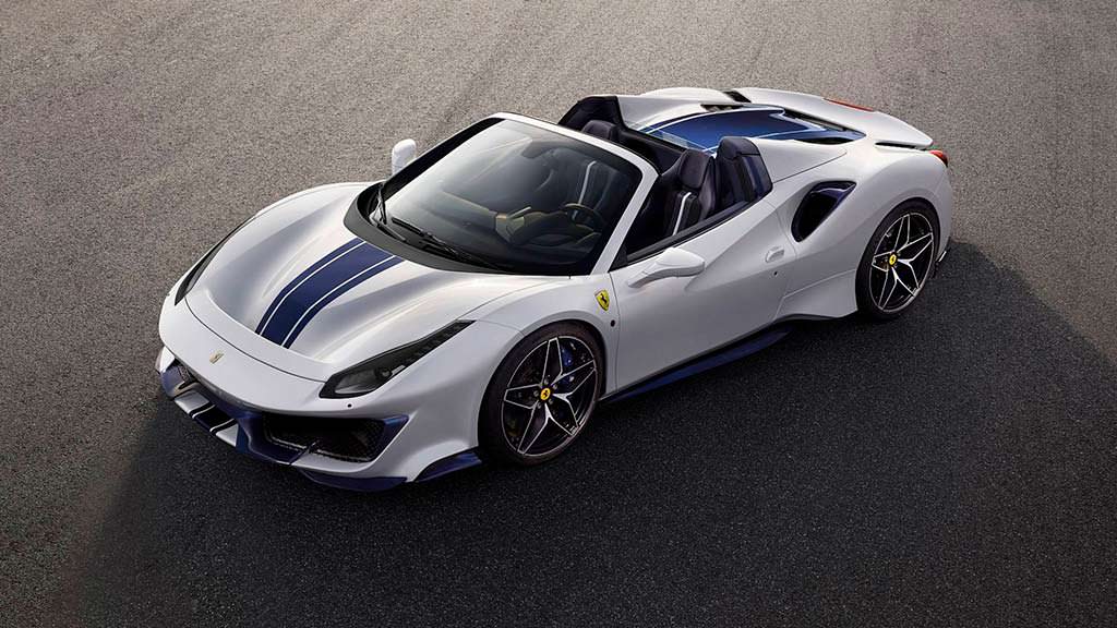 Родстер Ferrari 488 Pista Spider