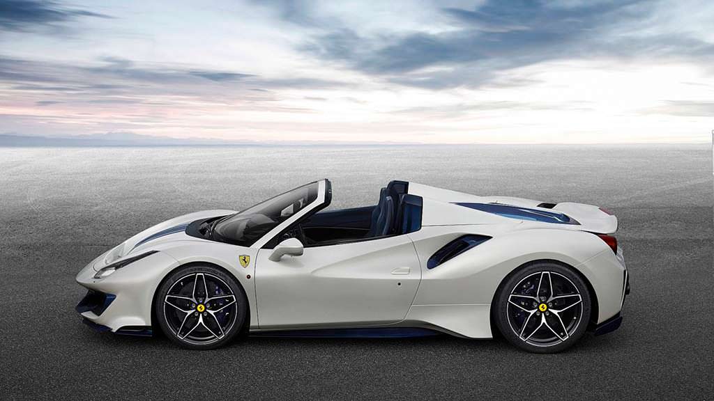 Кабриолет Ferrari 488 Pista Spider