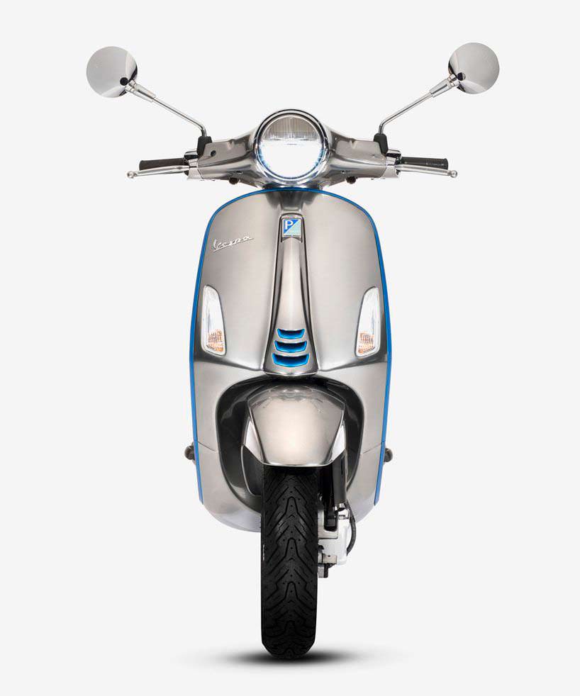 Электро-скутер Piaggio Vespa Elettrica. Мощность как у 50-кубовой модели