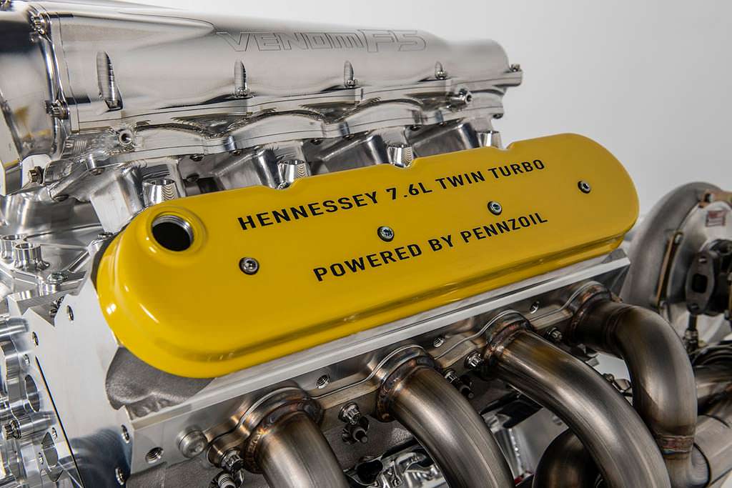 Двигатель 7,6-литра V8. Мощностью более 2 000 л.с. от Hennessey
