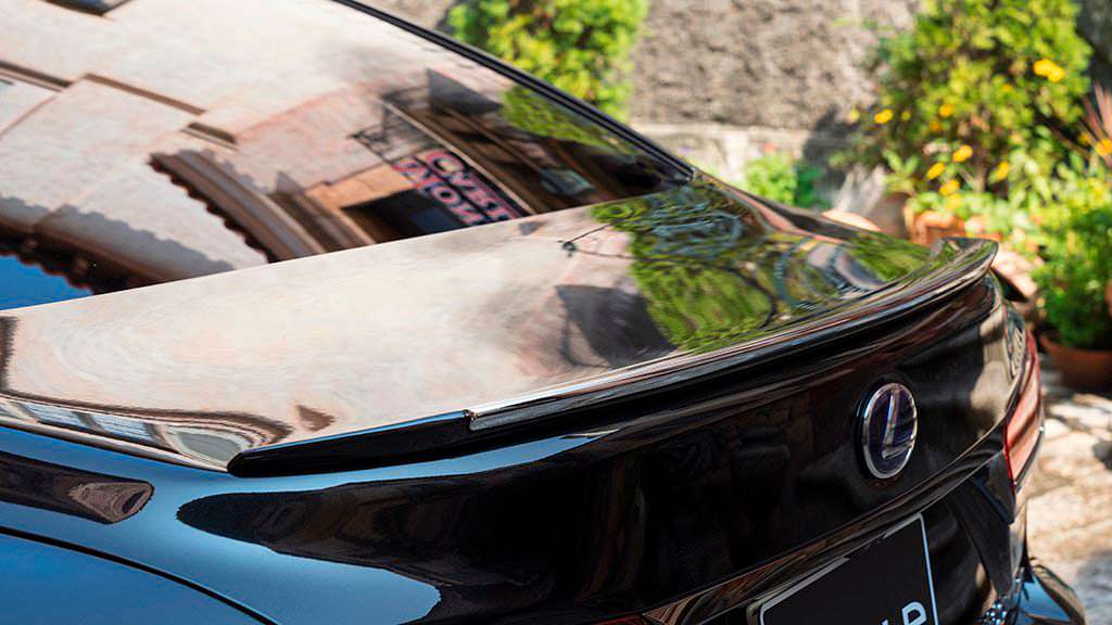 Спойлер на крышке багажника Lexus LS от WALD International