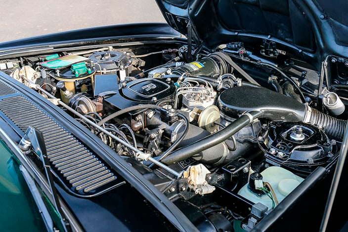 Двигатель V8 Rolls-Royce Corniche Convertible 1984 года