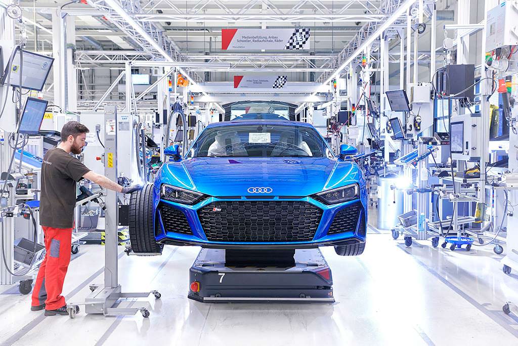 Конвейер по производству Audi R8