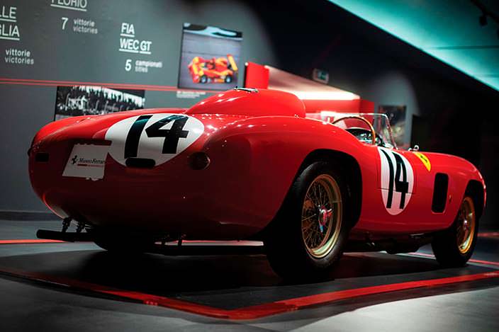 Классический спорткар Ferrari 290 MM 1956 года выпуска