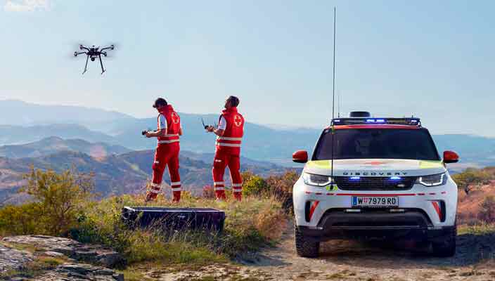 Красный Крест взял в автопарк Land Rover Discovery с дроном