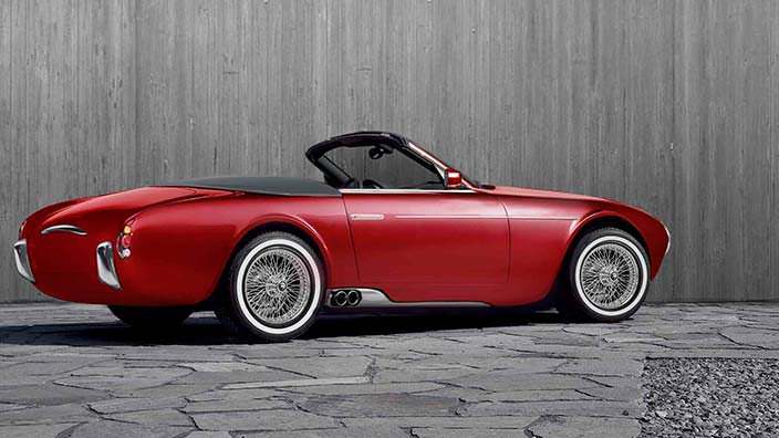 Винтажный автомобиль в стиле Maserati 2000 Spyder 1950-х гг