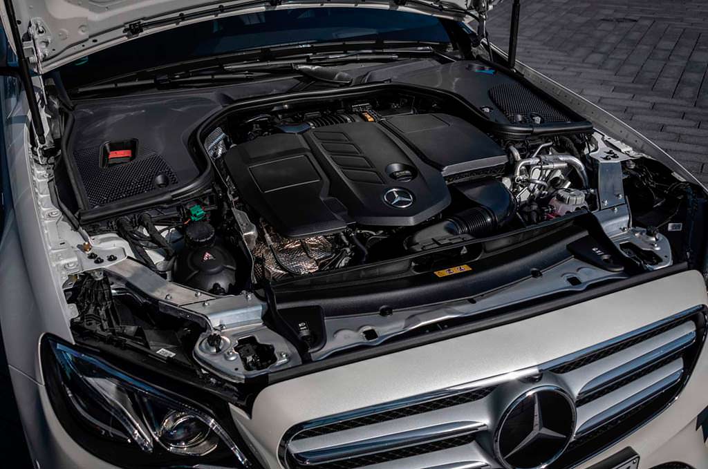 Под капотом дизель-гибрида Mercedes E300de в кузове W213