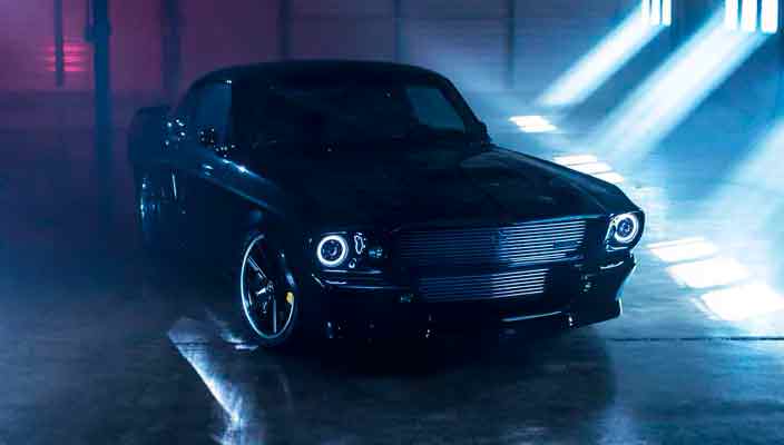 Классический Ford Mustang 1960-х превратили в электромобиль