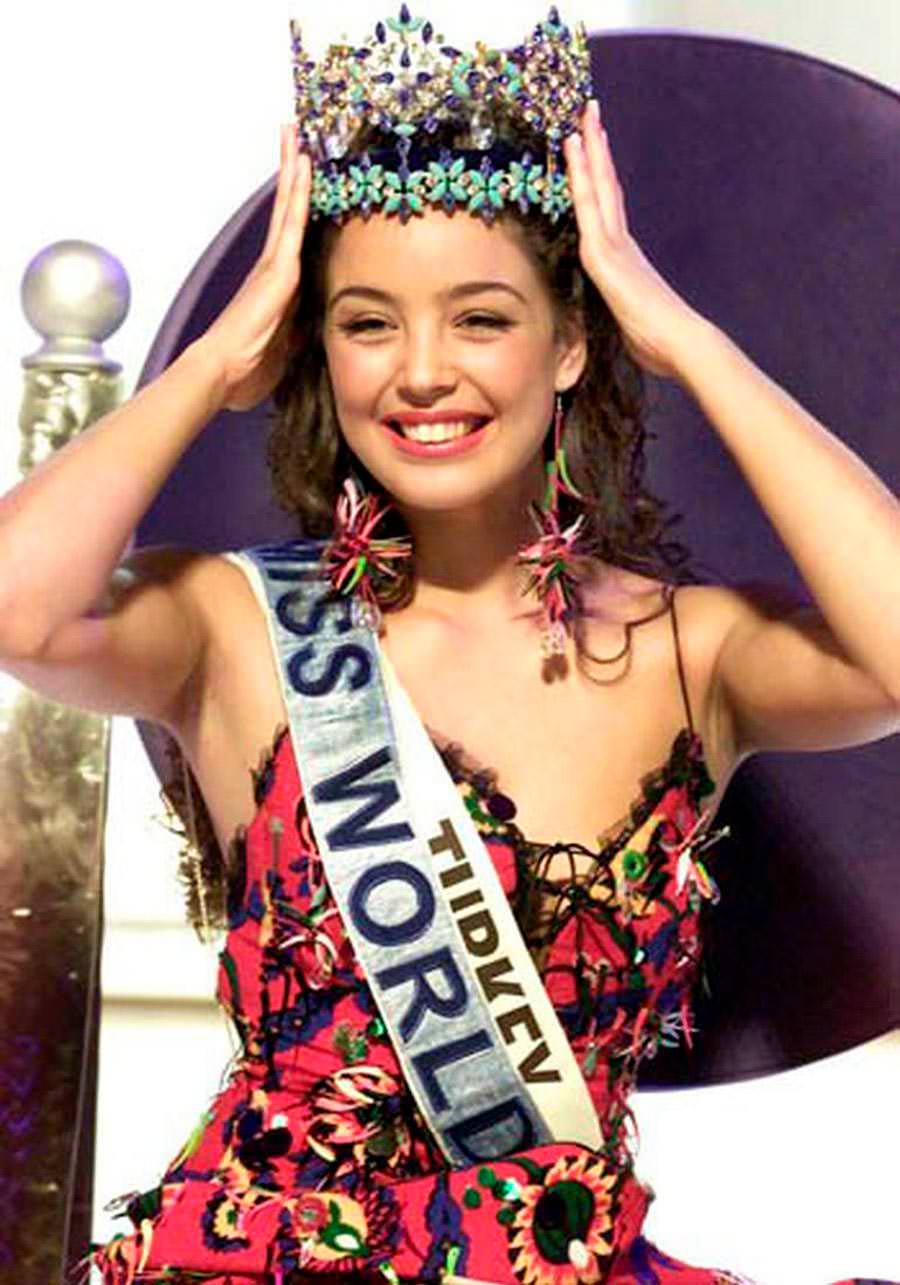 Фото | Мисс Мира 2002 года Азра Акын