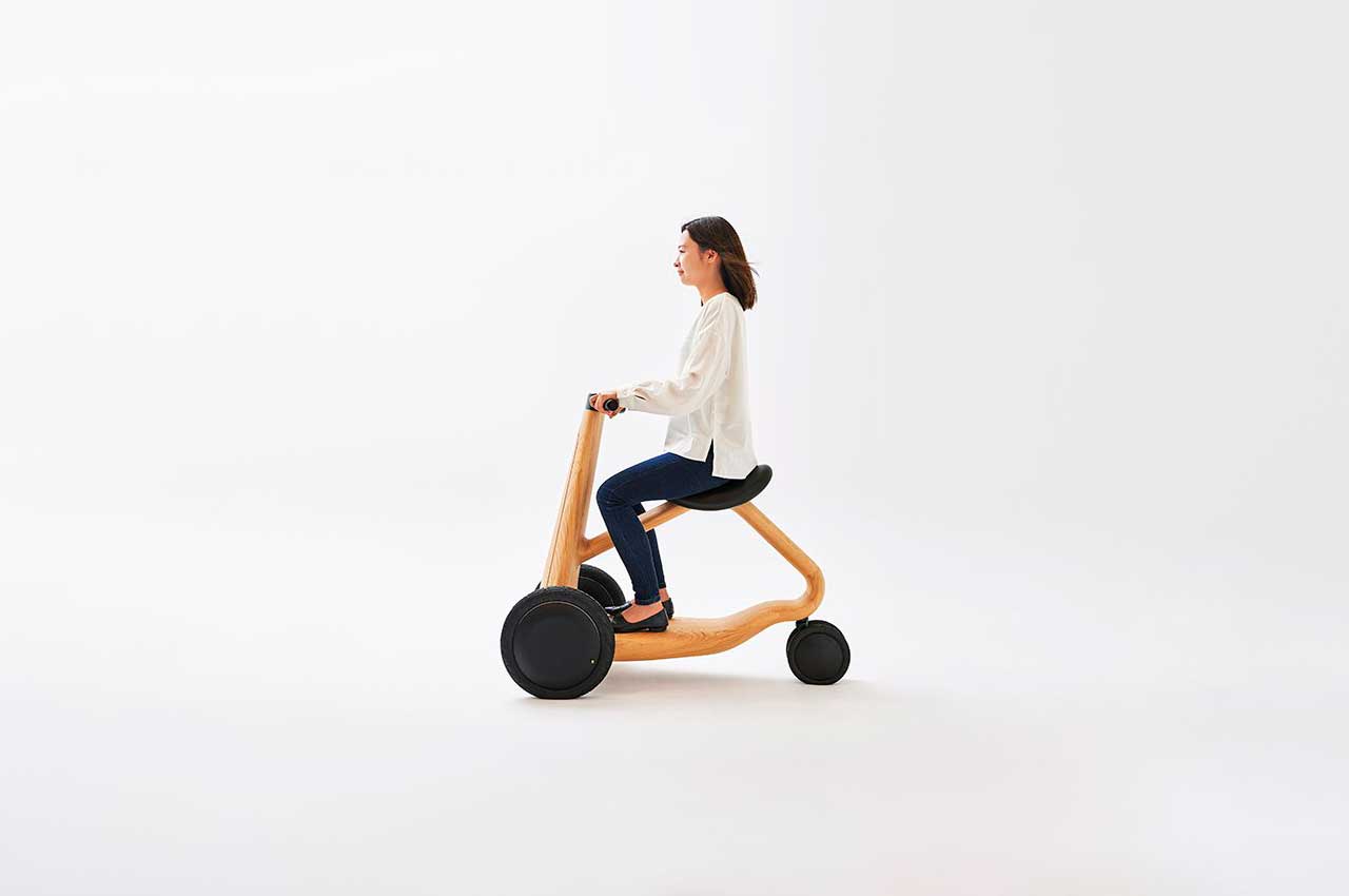 Создан деревянный скутер ILY-Ai от дизайнера Микия Кобаяси