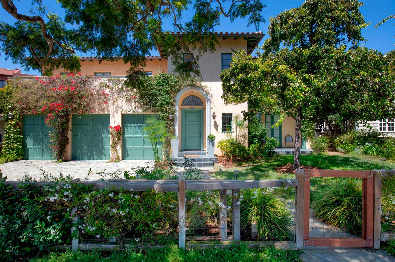 Джина Дэвис продала дом Пасифик Палисадес за $5,6 млн | фото
