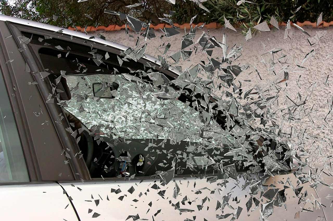 Замена автомобильных стёкол. Как это происходит?