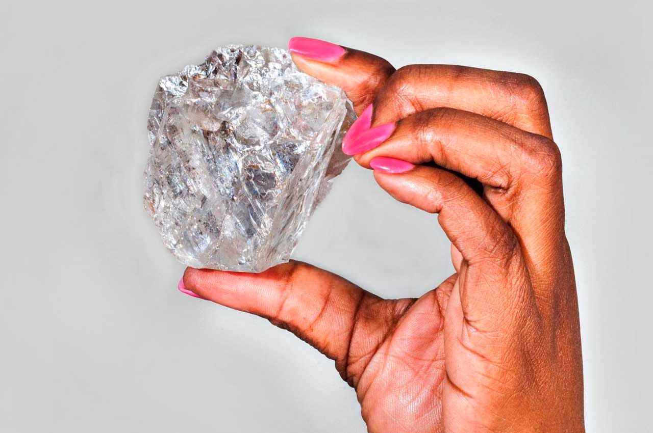 В Ботсване добыт третий по величине алмаз в мире на 1 098 карата