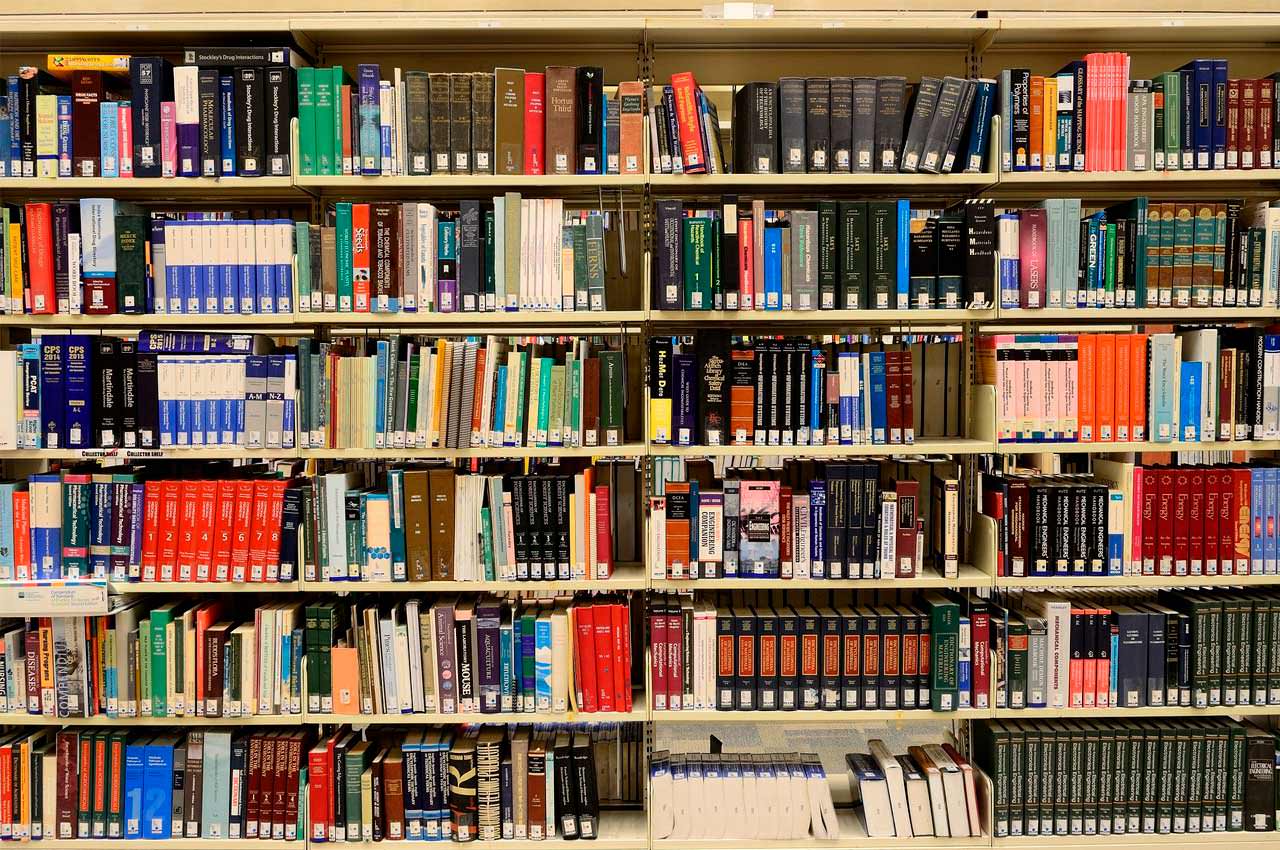 Де придбати підручники та посібники для школяра та зекономити