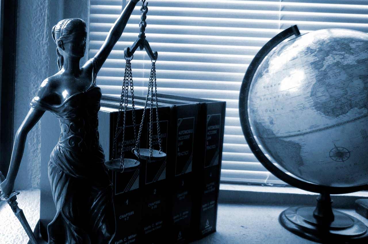 Адвокат по уголовным делам в Киеве - Куда обратиться?