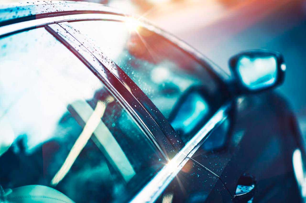 Как меняют боковое стекло в машине и сколько занимает времени