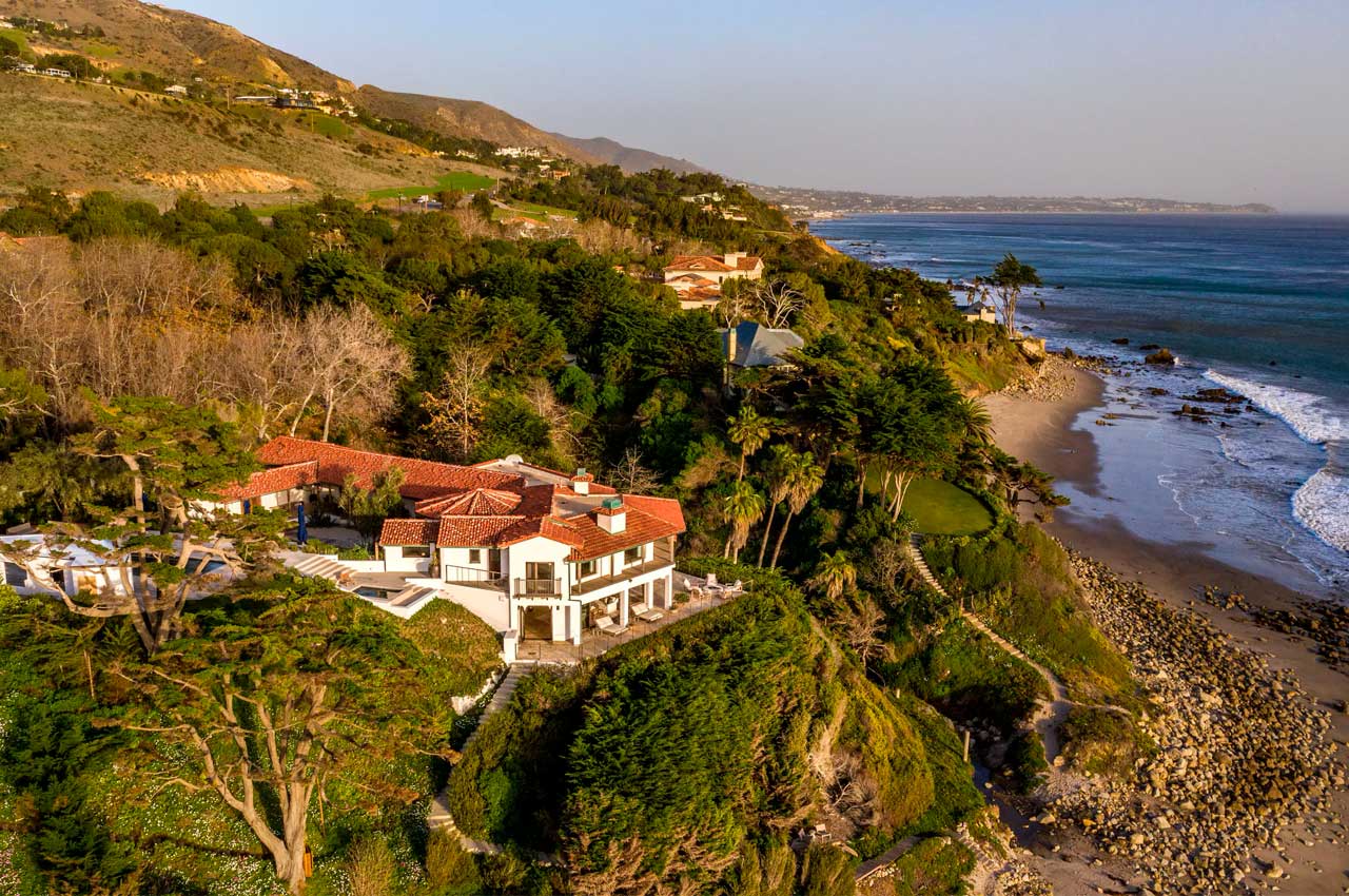 Ким Кардашьян купила дом на берегу океана в Малибу за $70,4 млн