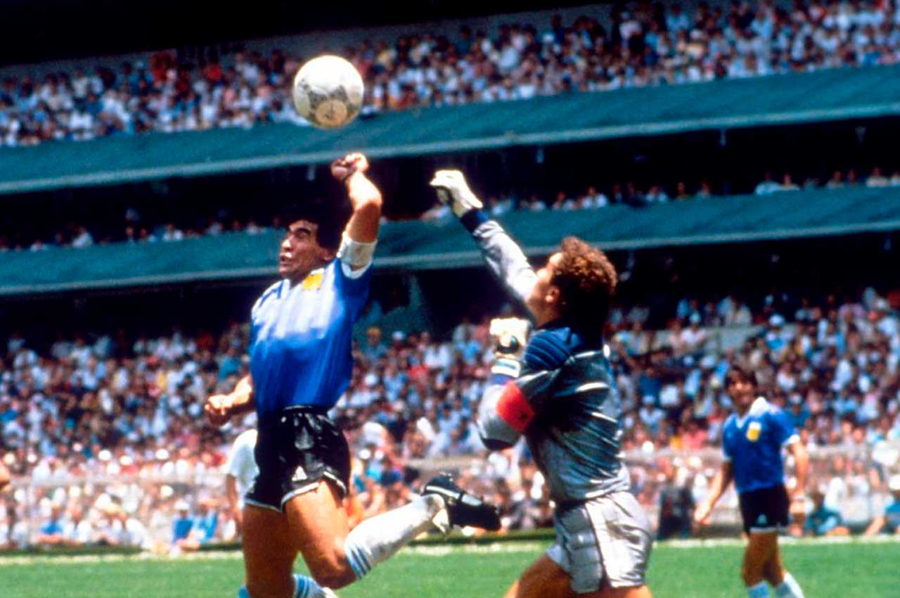 М'яч, котрим Дієго Марадона забив гол «Рукою Бога» піде з молотка