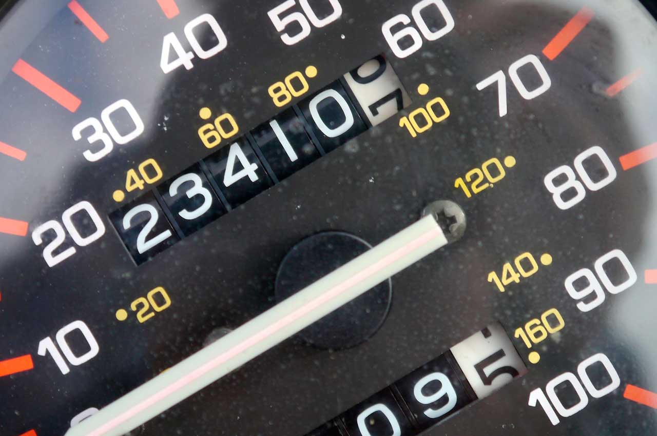 Корректировка пробега. Когда её делают и на что это влияет