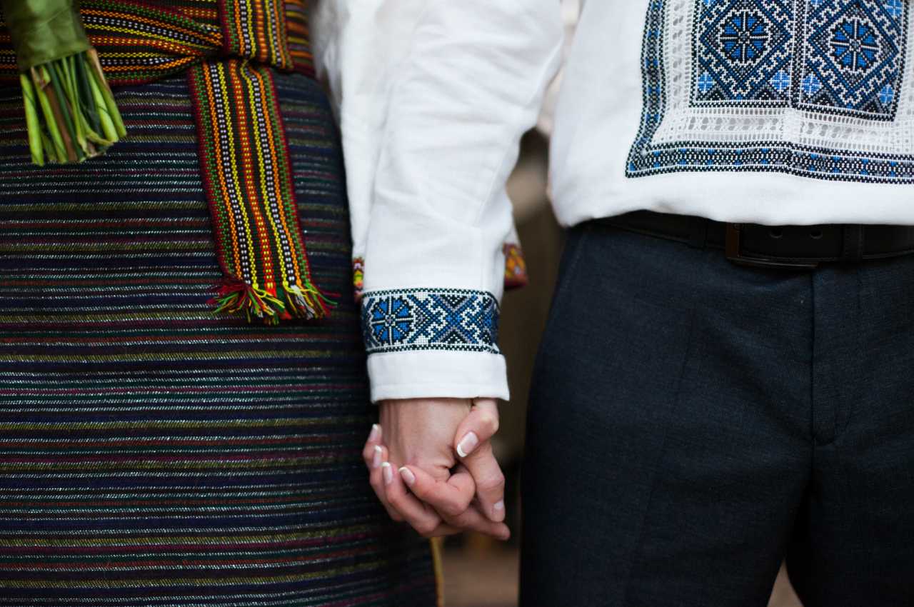 Коли варто вдягнути чоловічу вишиту сорочку? 