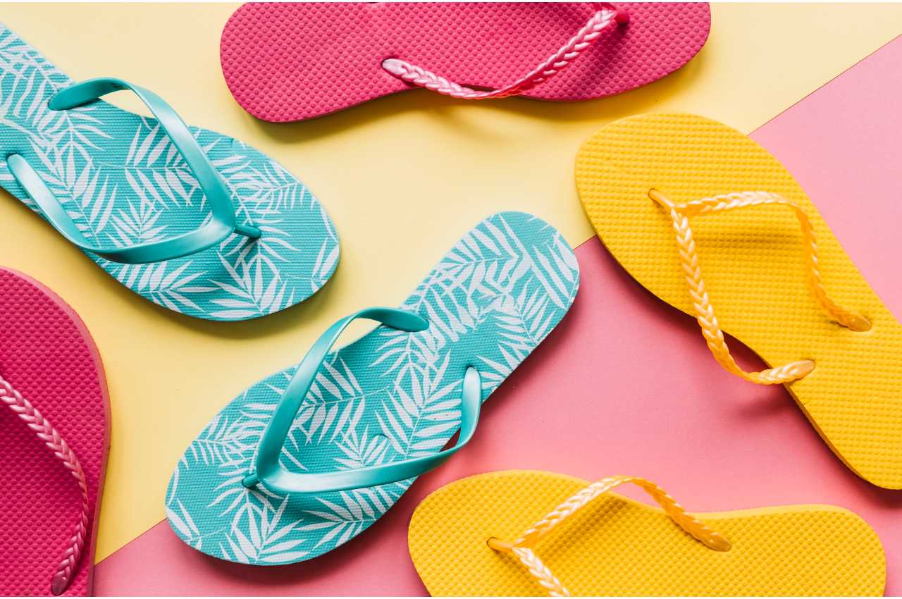 Шлёпанцы и их путь. Народная обувь или нечто большее?