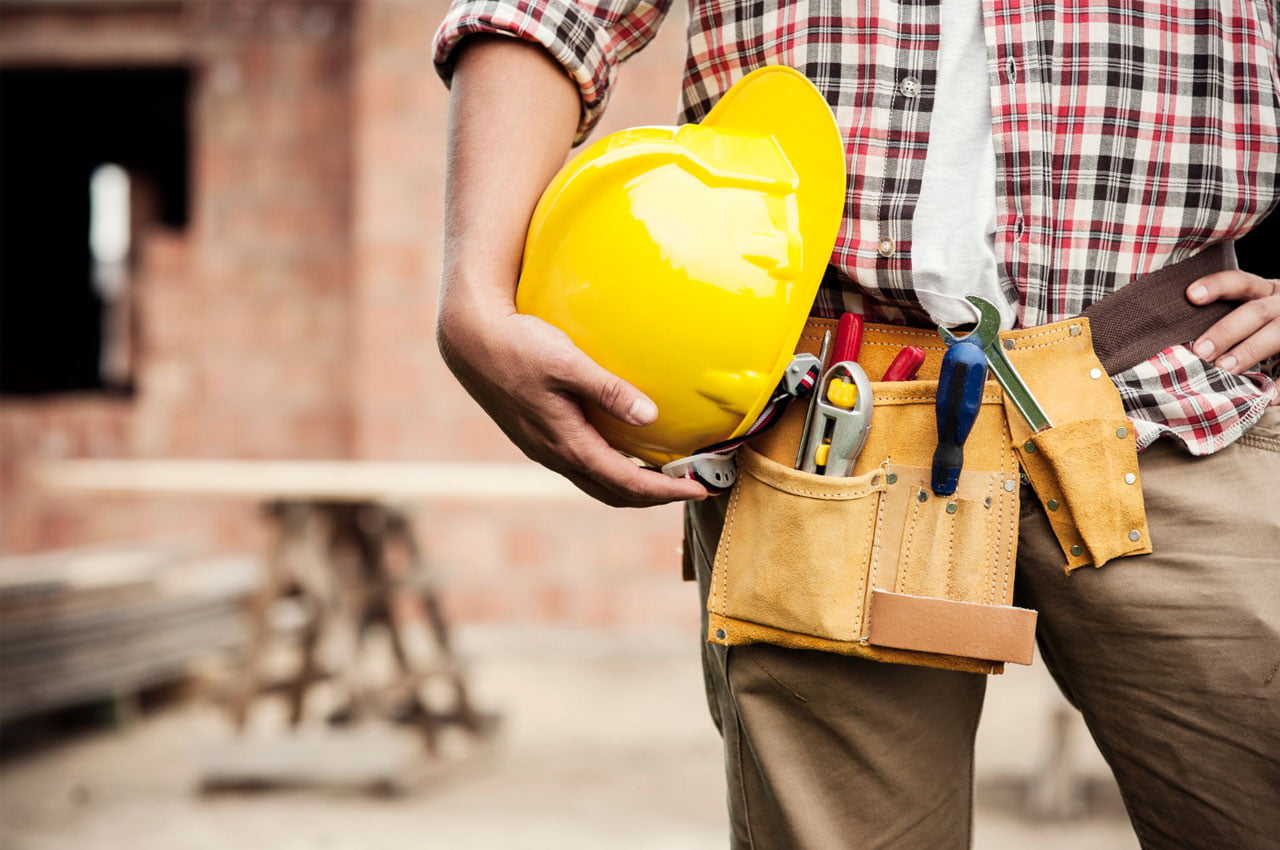 Зачем нужно вызывать профессиональную компанию для вывоза строительного мусора?