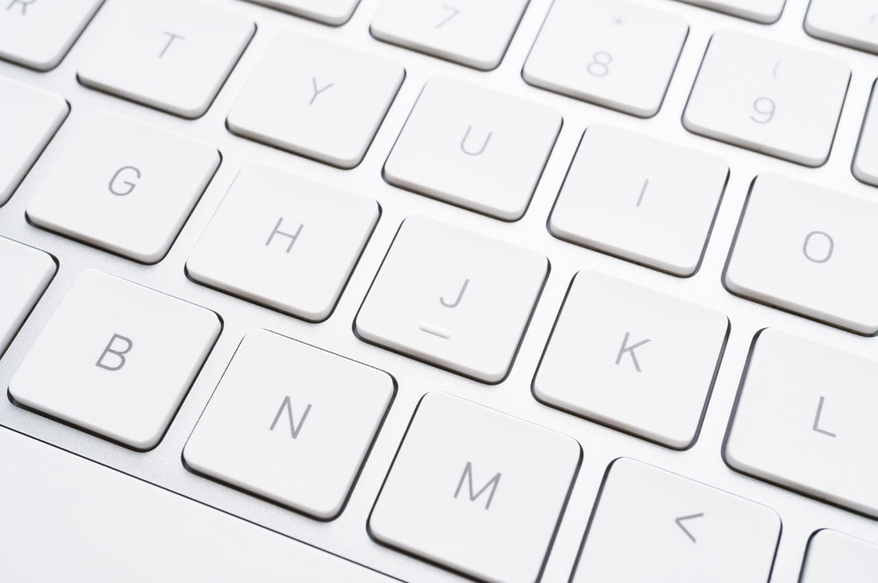 Гравировка клавиатуры: об услуге и её особенности