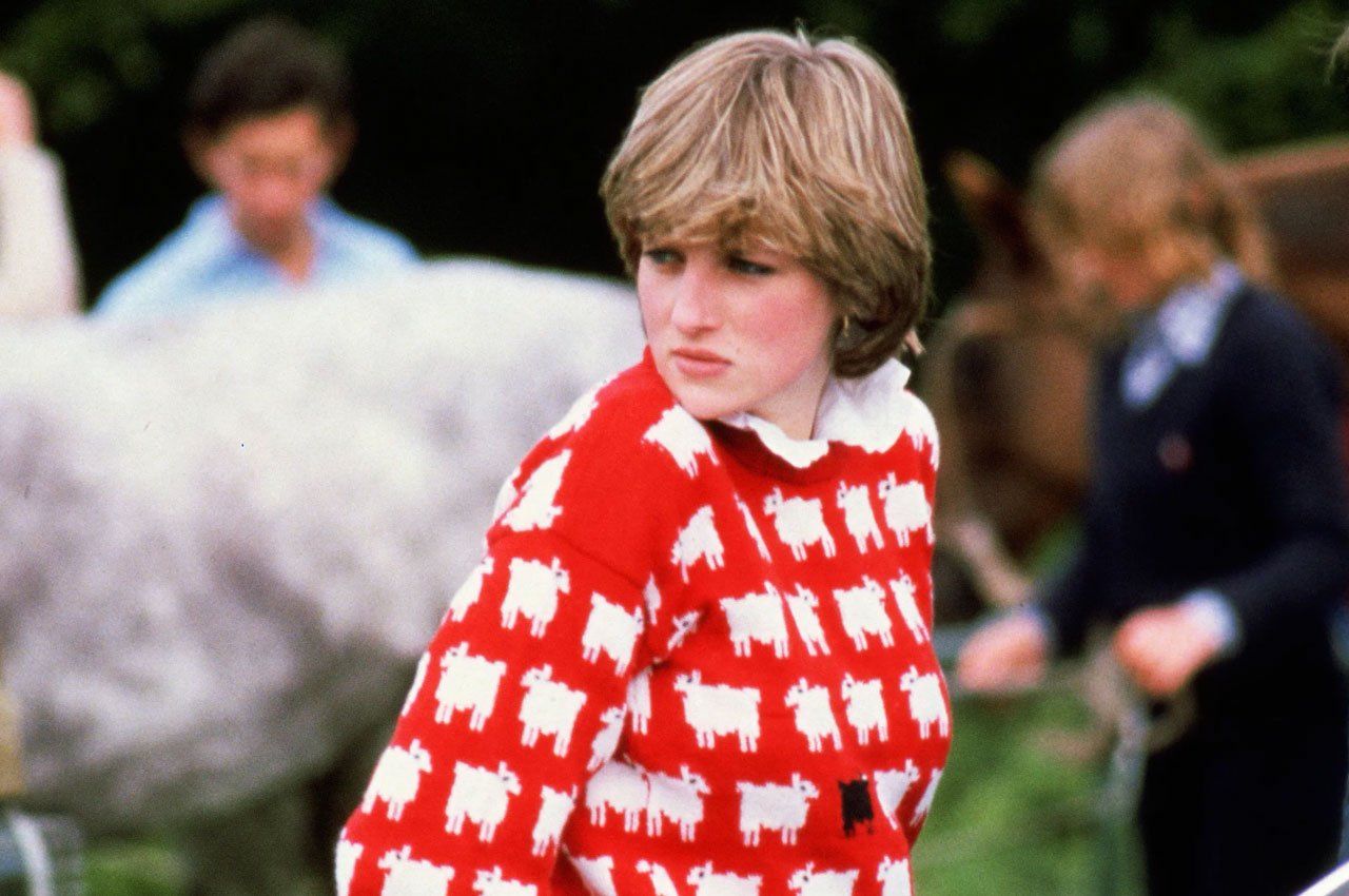 Шерстяний светр принцеси Діани оцінюють в новий Porsche Cayenne
