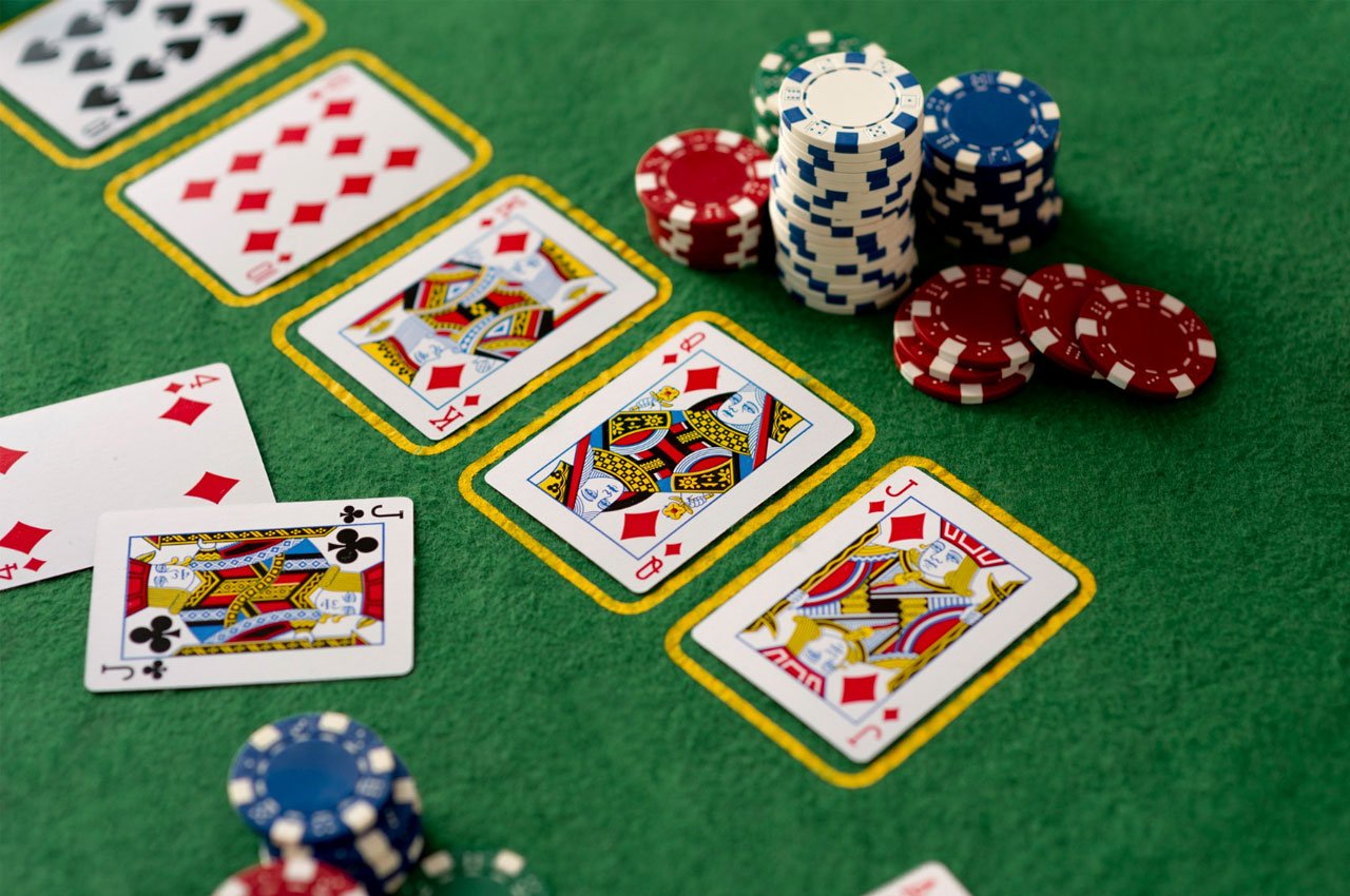 Цікаві факти про покер. Чому його називають королем карткових ігор