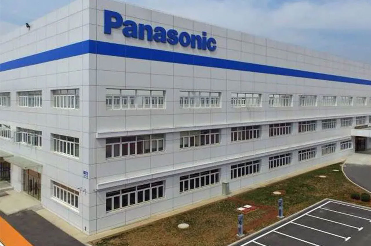 Panasonic побудує 4 заводи з виробництва батарей, кожний за $4 млрд
