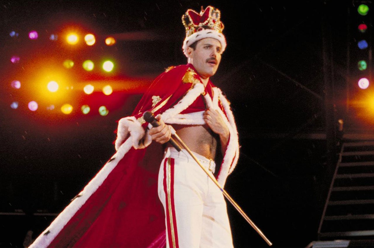 Корону, піаніно та інші речі Фредді Мерк'юрі продадуть на аукціоні