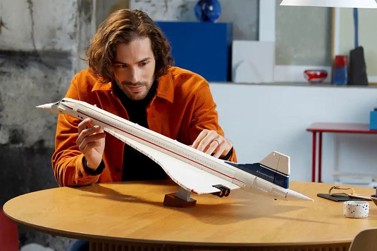 LEGO отдаёт дань уважения авиалайнеру Конкорд с конструктором на 2 000 деталей