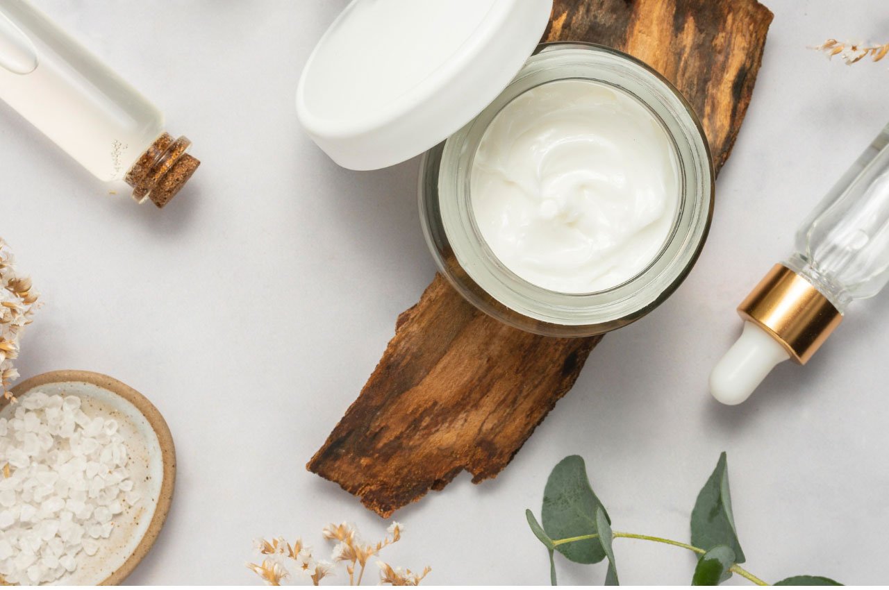 Косметика онлайн. Что можно и выгодно покупать в Интернете