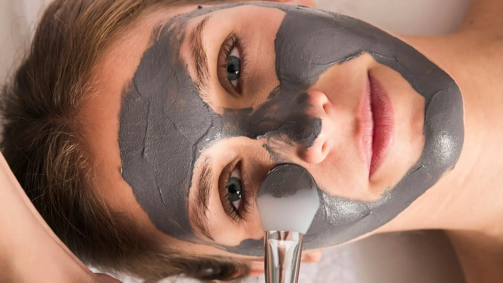 Чем эффективен лазерный карбоновый пилинг?