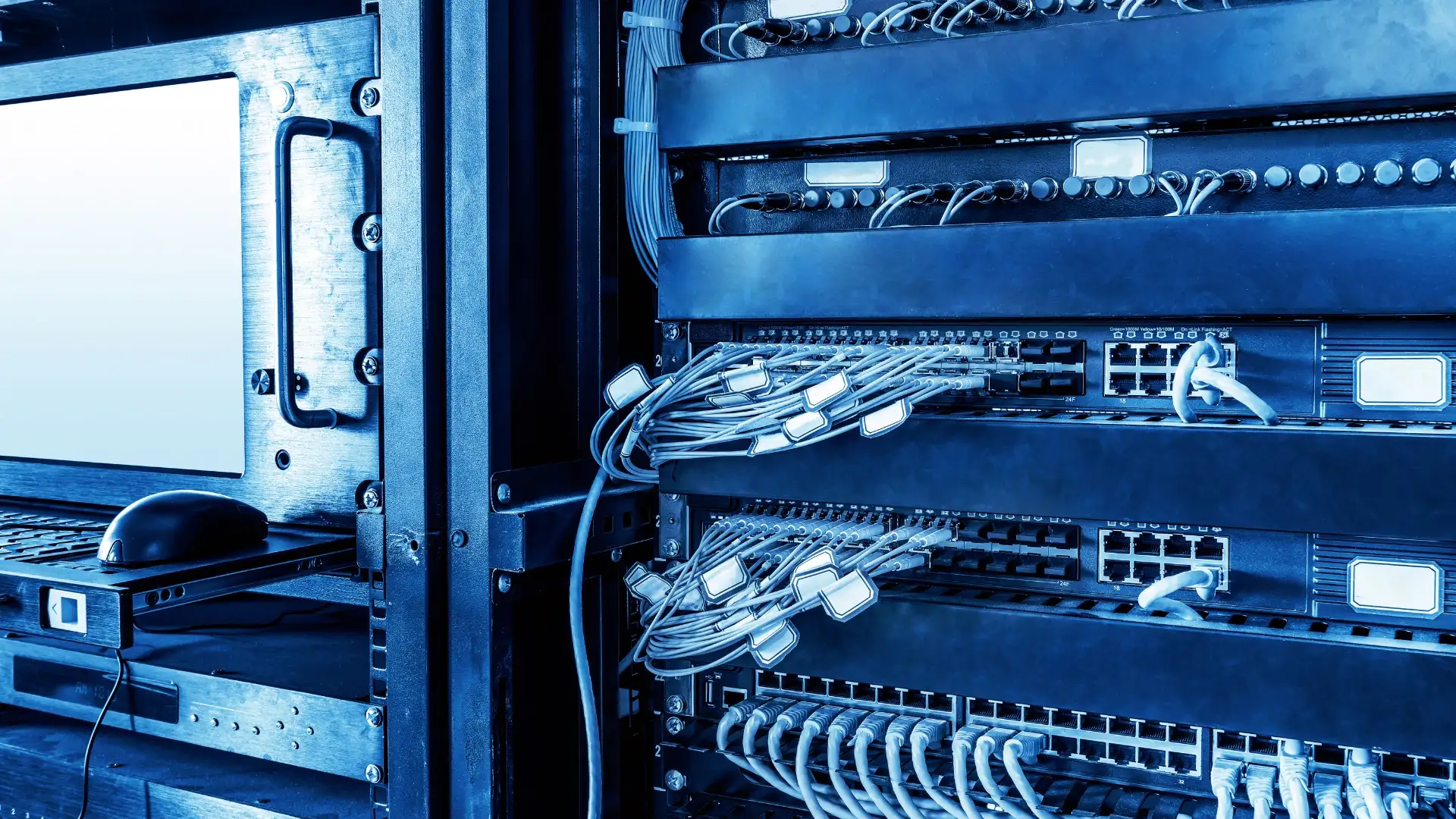 Навіщо використовувати панель управління на VPS: переваги та функції