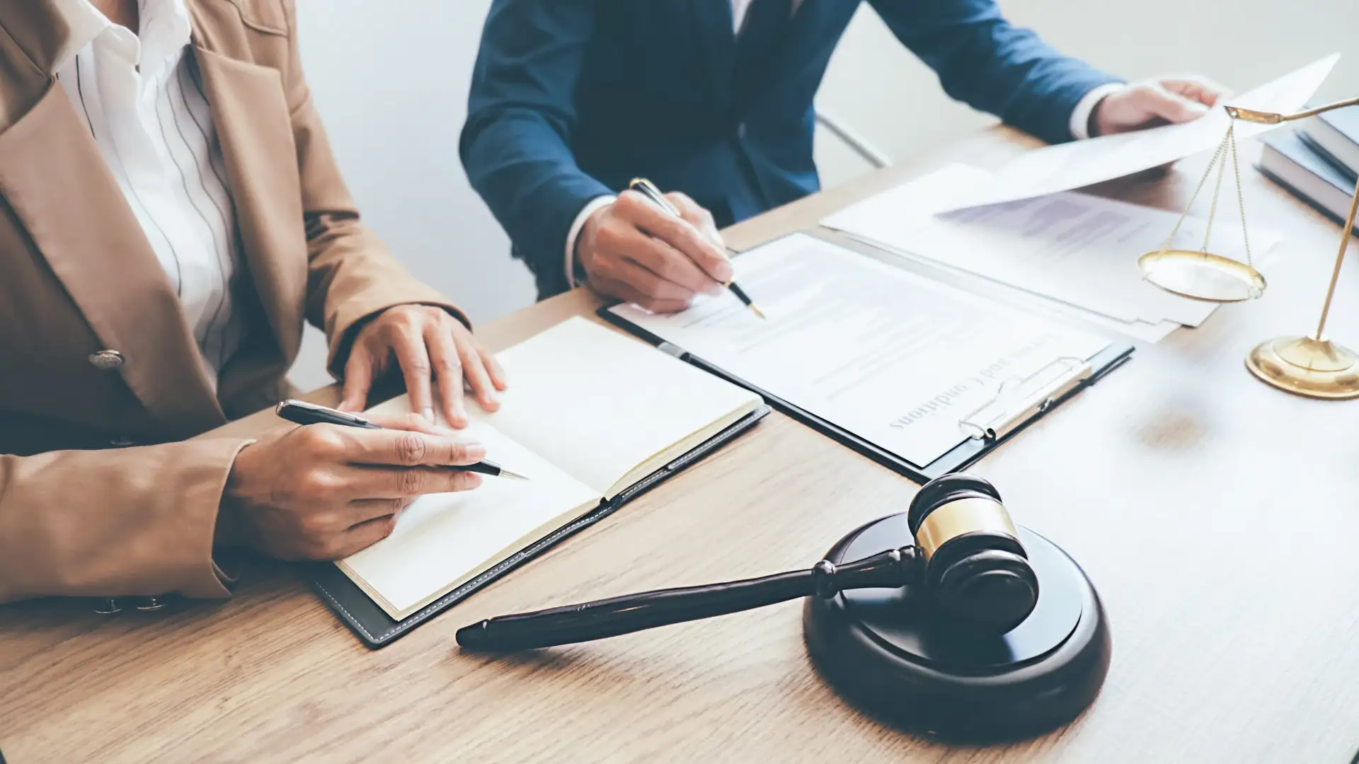 Брак с иностранцем в Украине за 1 день, адвокаты компании Lexberg разобрали этот вопрос.