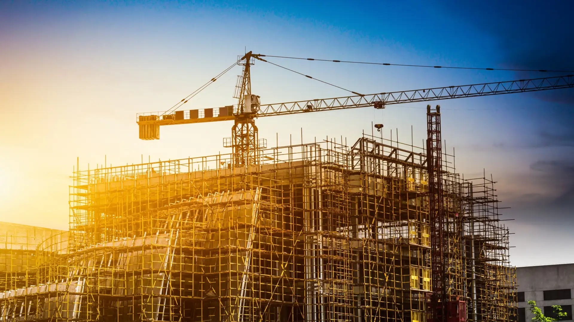 Будівельні риштування для фасадних та висотних робіт. Прості рішення для фантастичного результату