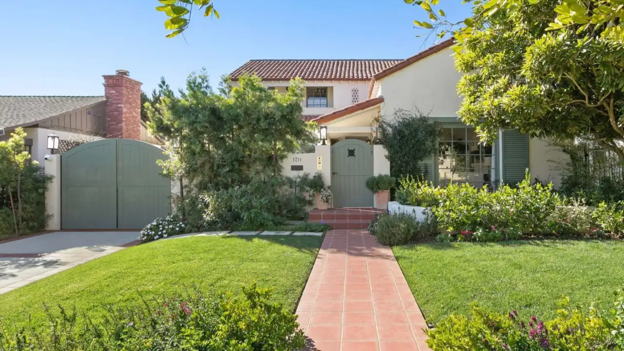 Эмма Стоун продала старый дом в Калифорнии за $4 млн