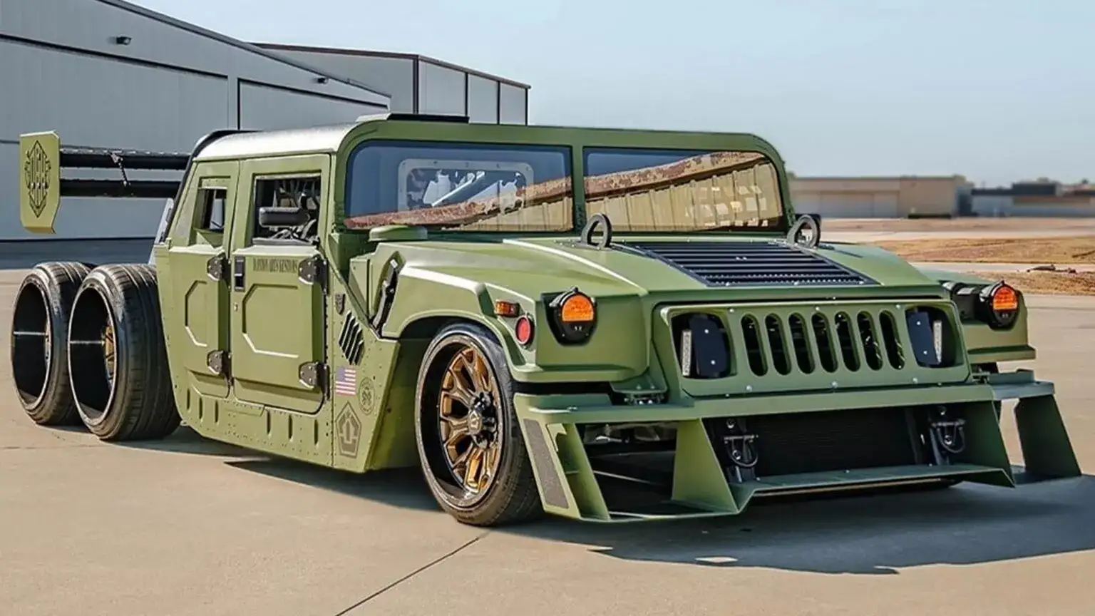 Військовий Humvee перевзули в шість коліс в шаленому тюнінгу Danton Art Kustoms