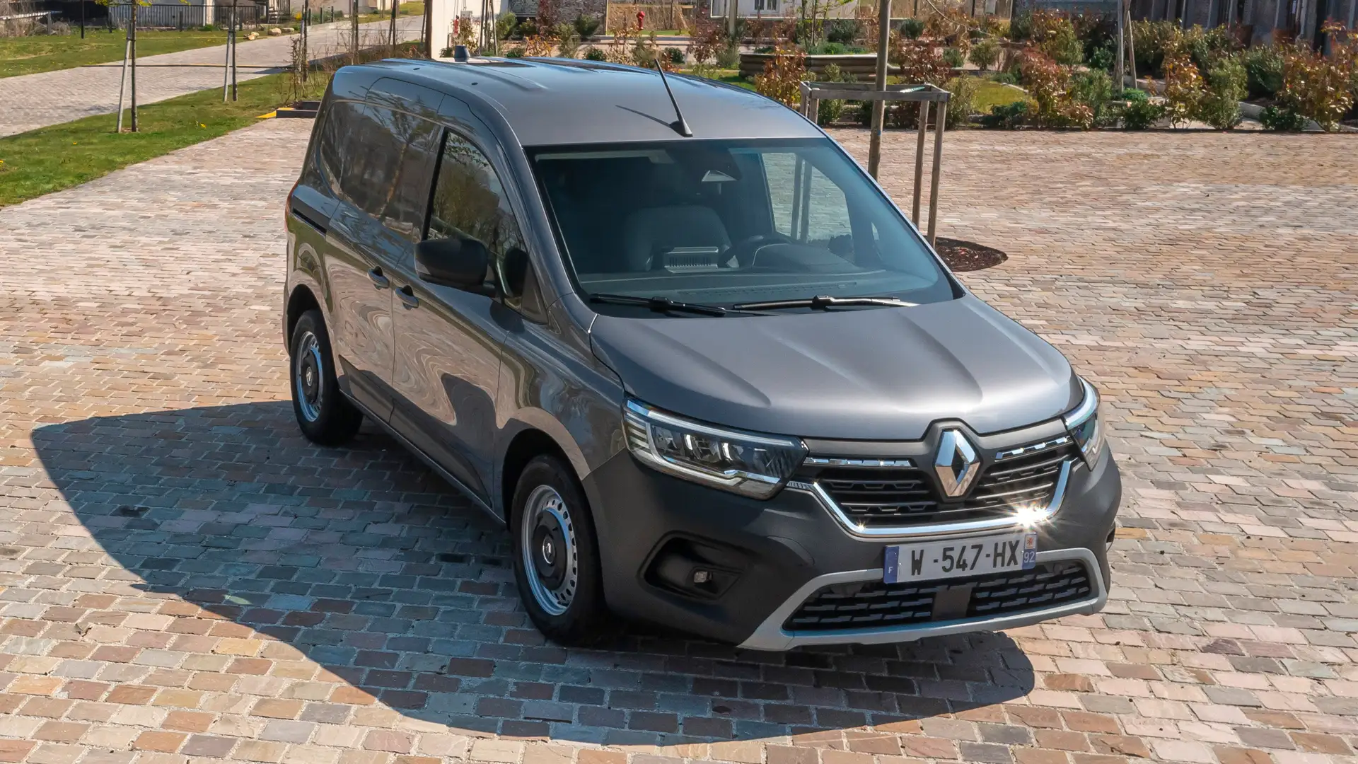 Удачное приобретение запчастей Рено Кенго: 2 аргумента в пользу интернет-магазина «Bus-Shop»