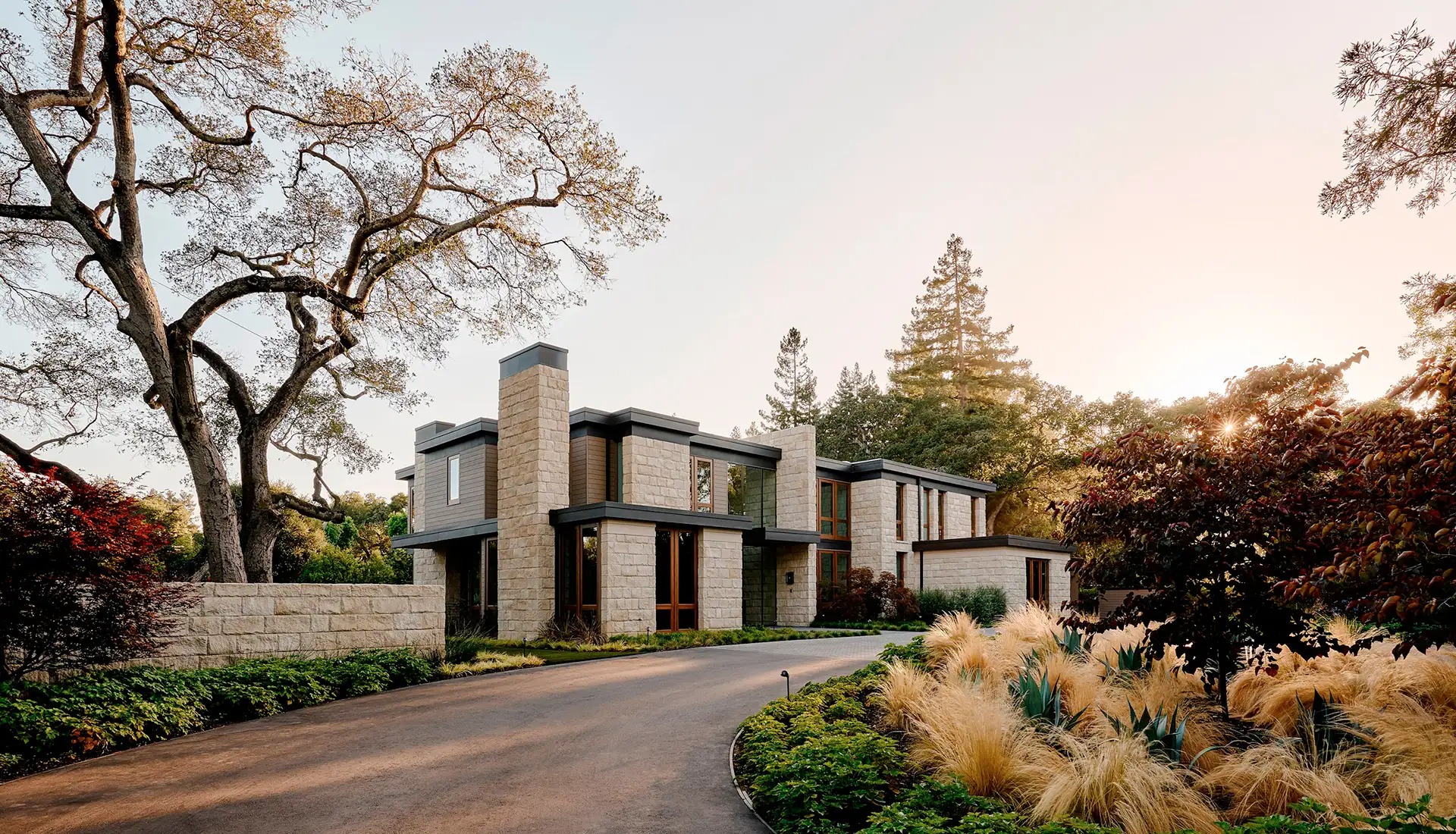 Бывший генеральный директор MGM Resorts Джим Маррен наконец-то нашел покупателя на особняк в Саммерлине