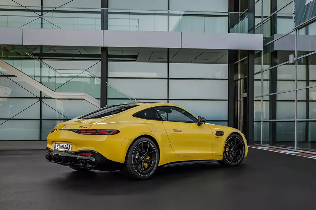 mercedes-amg-gt-43-coupe-17