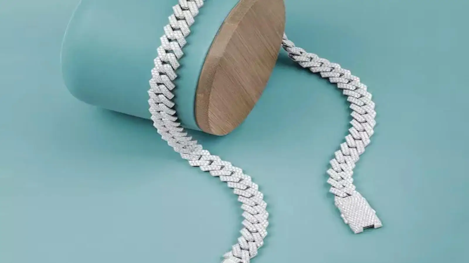 Найпопулярніші візерунки та плетіння срібних прикрас і модні тренди