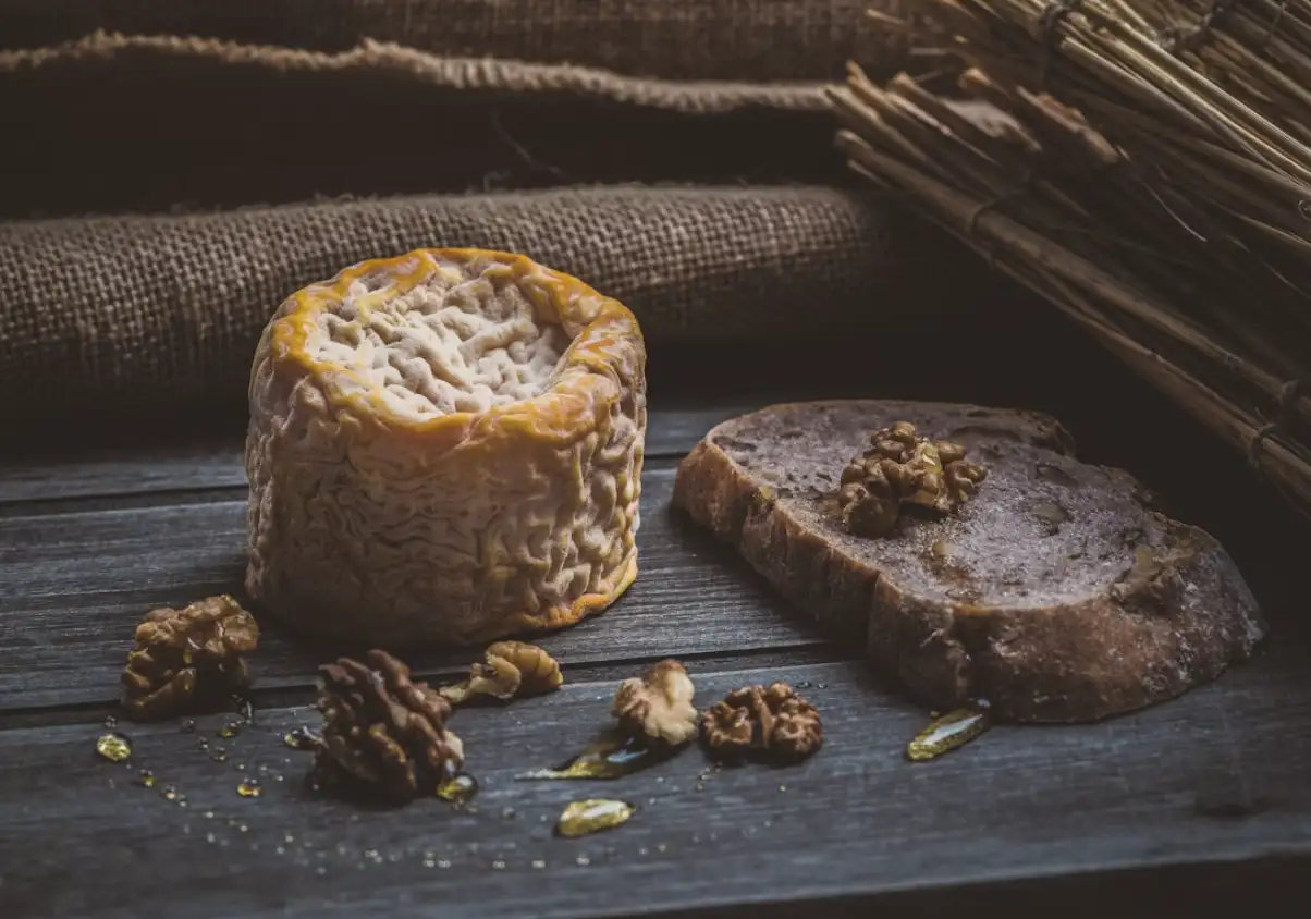 Напівтвердий сир