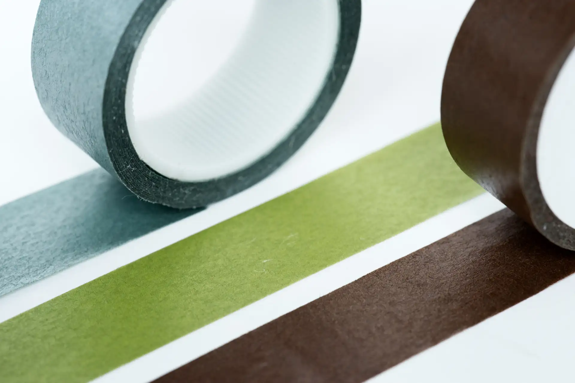 Поліестерові (ПЕТ) стрічки: Надійне рішення для пакування та транспортування