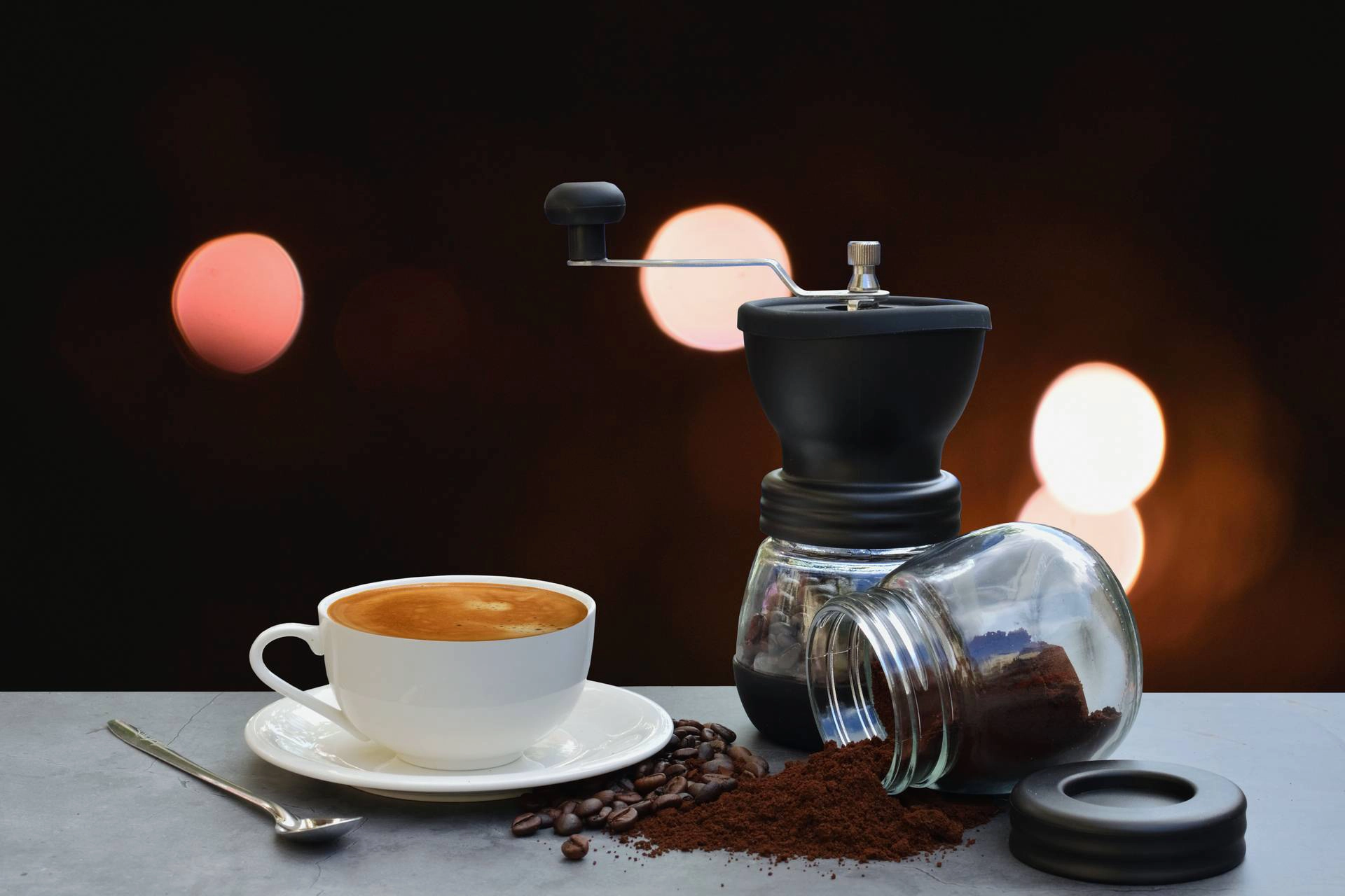 Ручна чи електрична кавомолка: що вибрати для домашньої кави?